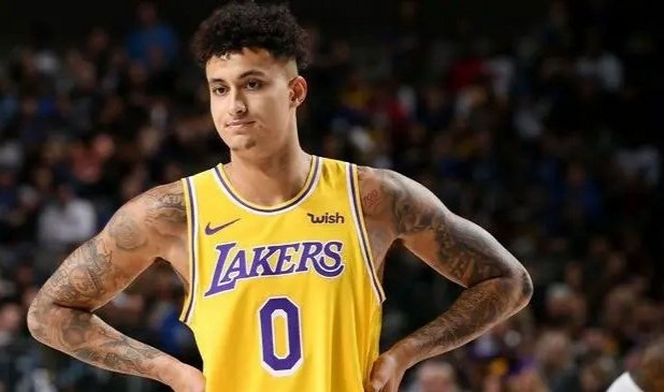 爱游戏官网-浓眉哥连续五场比赛得分超过锐不可当，曼联不断突破！引发球迷热议的简单介绍