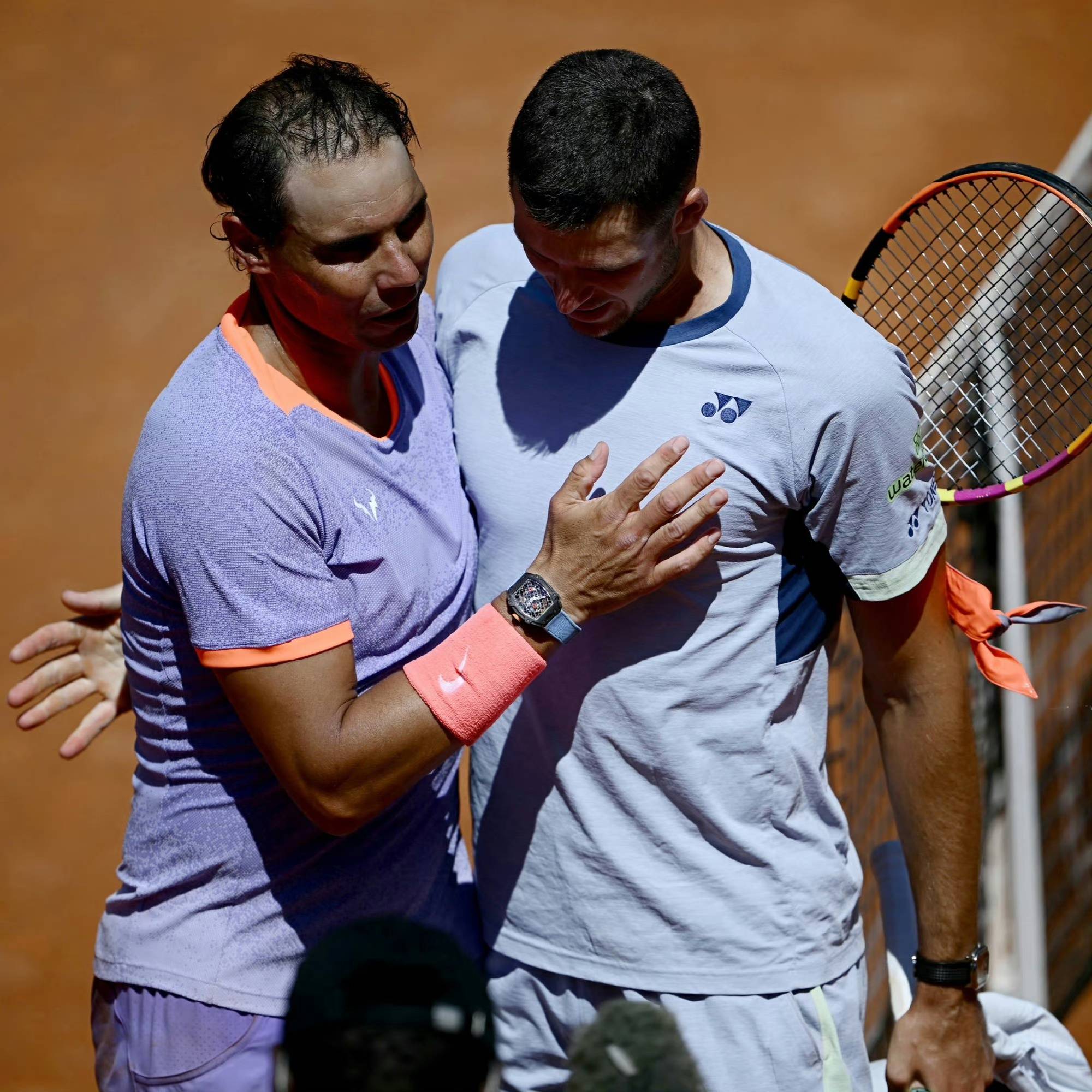 爱游戏官网-包含纳达尔遭遇二十持续失利，西班牙队教练压力巨大！赛场气氛高涨的词条